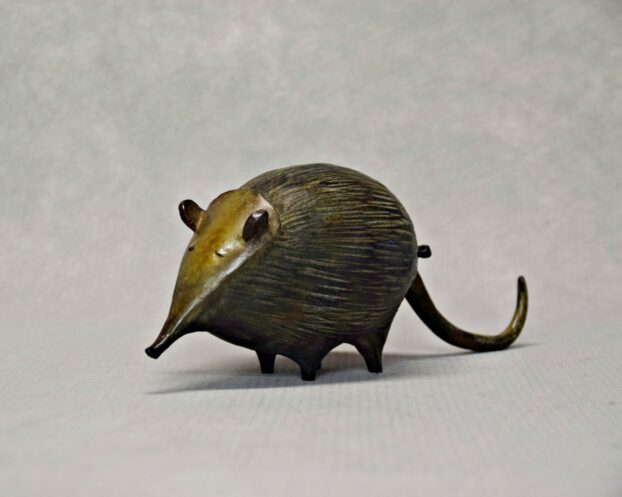 Tuba : Imaginary animal bronze sculpture seen in profile